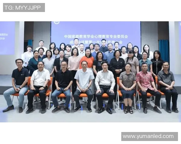 上海足球队团队协作的成功之道与战术解析 上海足球队团队协作的成功之道与战术解析